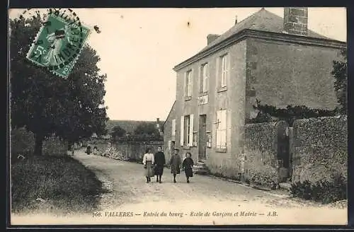 AK Valleres, Entrée du bourg, Ecole de Garcons et Mairie