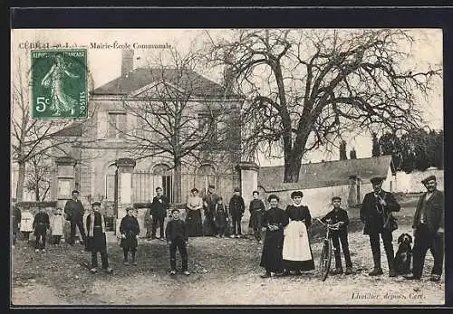 AK Céré /Indre-et-Loire, Mairie, École Communale