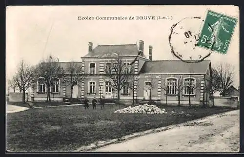 AK Druye /Indre-et-Loire, Ecoles Communales