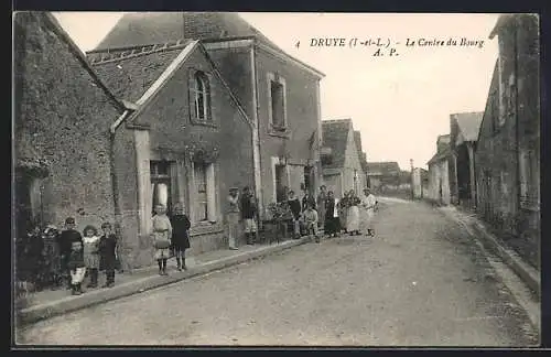 AK Druye /Indre-et-Loire, Le Centre du Bourg