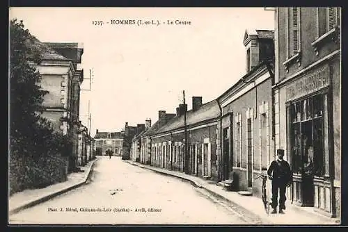 AK Hommes /Indre-et-Loire, Le Centre