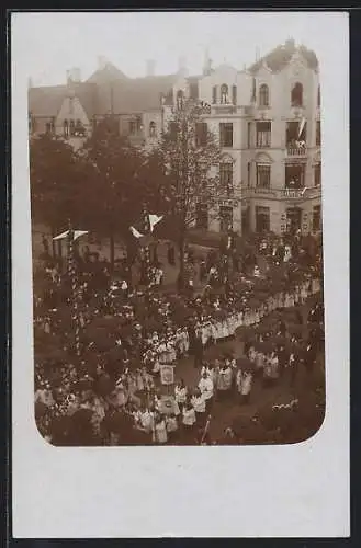 Foto-AK Köln-Neustadt, Prozession am Neusser Platz