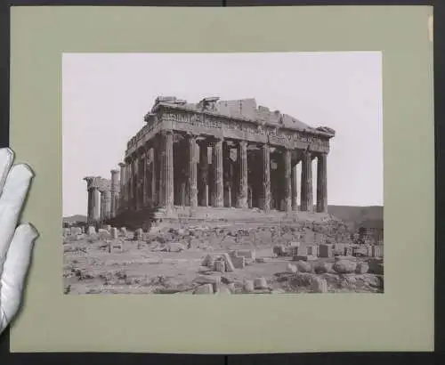 Fotografie unbekannter Fotograf, Ansicht Athen, Akropolis, Parthenon Tempel mit Trümmerfeld