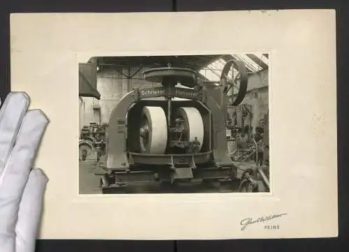 4 Fotografien Hans Walter, Peine, Ansicht Peine, schwere Fabrikmaschinen der Firma Schriever & Co. Hannover in Fabrik