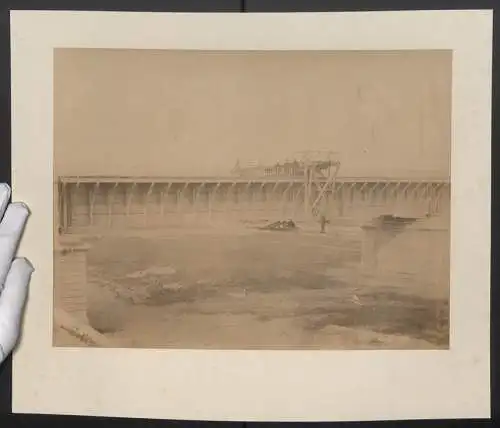 Fotografie unbekannter Fotograf, Ansicht Briare, Wartung der Autobahn Brücke an der Route Nationale