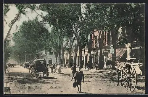 AK Mendoza, Calle un Martin, Strassenpartie mit Geschäften und Pferdekutsche