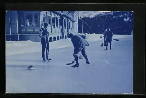 Foto-AK Männer beim Curling