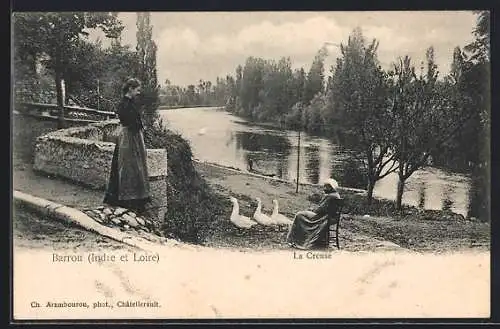 AK Barrou, La Creuse, Bäuerinnen und Gänse am Fluss Creuse