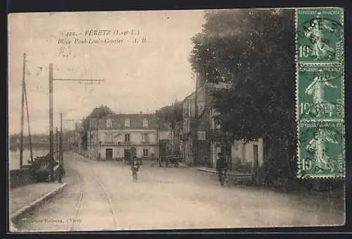 AK Véretz /I.-et-L., Place Paul-Louis-Courier