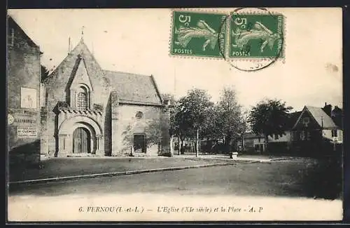 AK Vernou /I.-et-L., L`Eglise XIe siècle et la Place