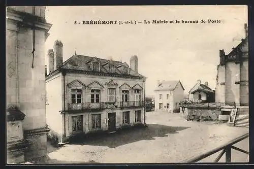 AK Bréhémont /I.-et-L., La Mairie et le bureau de Poste