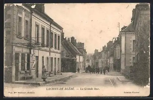 AK Lacroix-de-Bléré, La Grande Rue