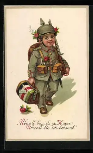 AK Kleiner Junge in Soldatenuniform mit Gewehr und Koffer