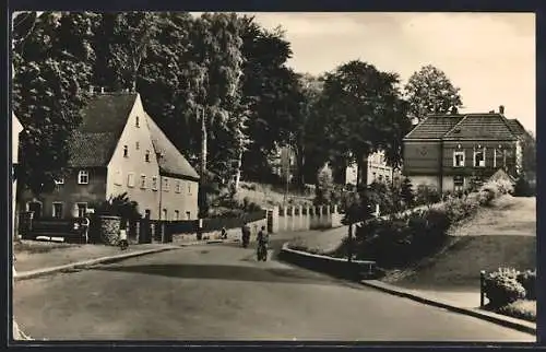 AK Wittgensdorf /Kr. Karl-Marx-Stadt, Strassenpartie