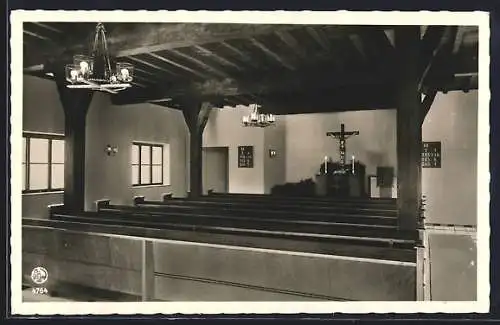 AK Hinterzarten /Schwarzwald, Innenschau auf den Altar der ev. Kirche