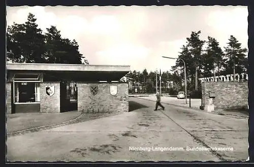 AK Nienburg-Langendamm / Weser, Einfahrt zur Bundeswehrkaserne