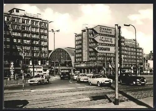 AK Berlin-Mitte, Alexanderplatz mit Autos