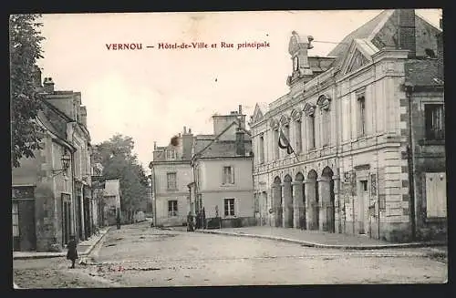 AK Vernou, Hôtel-de-Ville et Rue principale