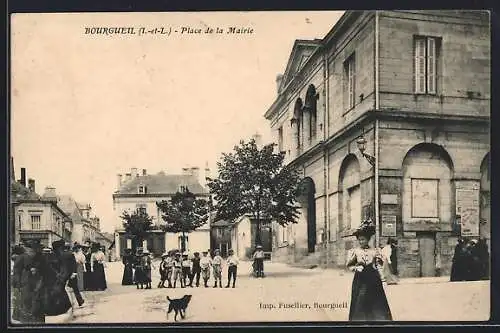 AK Bourgueil /I.-et-L., Place de la Mairie