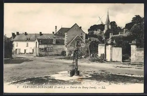 AK Verneuil-sur-Indre, Entrée du Bourg