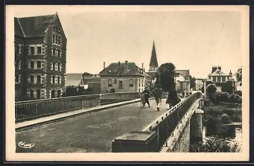 AK Veigné /I.-et-L., Le Pont et vue d`ensemble sur l`Indre