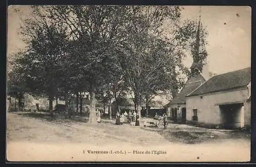 AK Varennes /I.-et-L., Place de l`Eglise