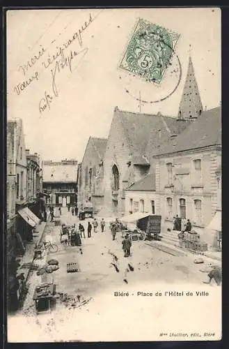 AK Bléré /I.-et-L., Place de l`Hotel de Ville