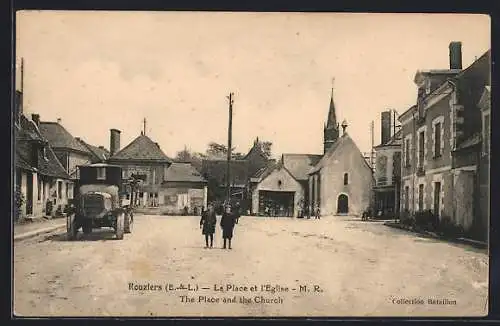 AK Rouziers /I.-et-L., La Place et l`Eglise