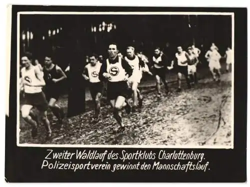 Fotografie unbekannter Fotograf und Ort, Zweiter Waldlauf Sportklub Charlottenburg des Polizeisportverein