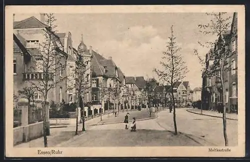 AK Essen, Moltkestrasse mit spielenden Kindern