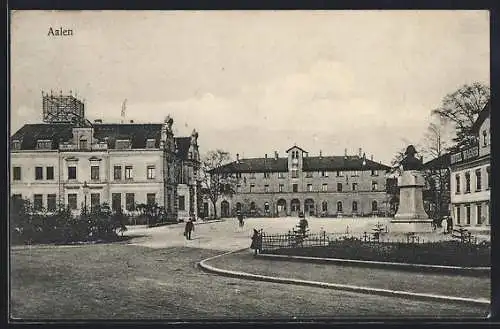 AK Aalen, Bahnhof mit Bahnhofplatz und Denkmal