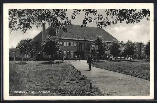 AK Wittstock /Dosse, Wegpartie am Bahnhof