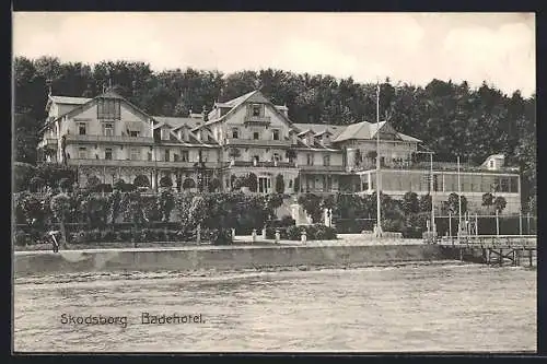 AK Skodsborg, Badehotel am Fluss