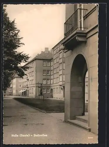 AK Halle / Saale, Gebäudezeile an der Stalinallee
