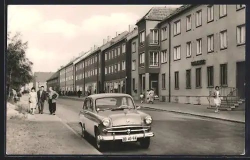 AK Kitzscher /Kr. Borna, Ladenstrasse mit Auto Moskwitsch