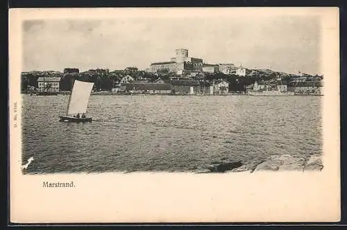 AK Marstrand, Küstenansicht mit der Festung