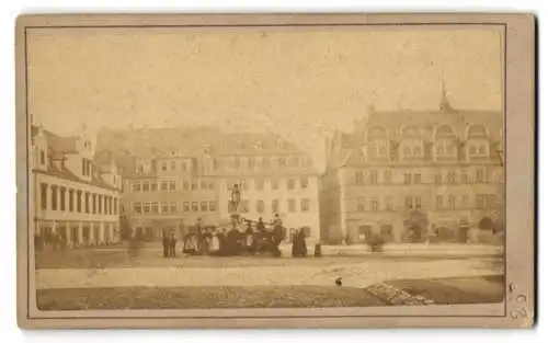 Fotografie Carl König, Naumburg a. S., Lindenstr. 4, Ansicht Naumburg / Saale, Marktplatz mit dem Wenzelsbrunne