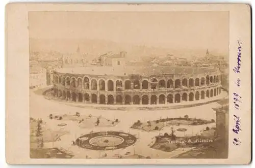 Fotografie unbekannter Fotograf, Ansicht Verona, Blick auf das Anfiteatro, 1899