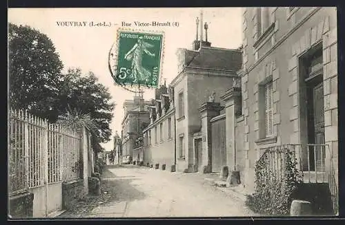 AK Vouvray /I.-et-L., Rue Victor-Hérault