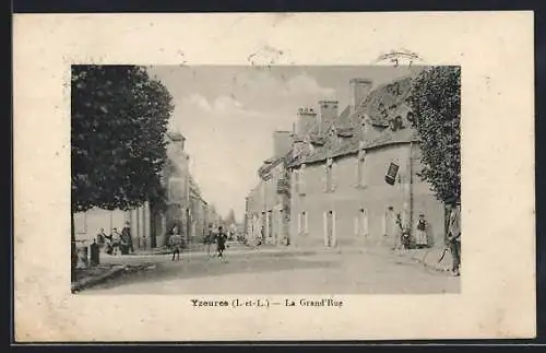 AK Yzeures, La Grand`Rue, Strassenpartie