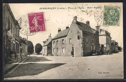 AK Semblancay /I.-et-L., Hôtel Hamard, Place de l`Eglise