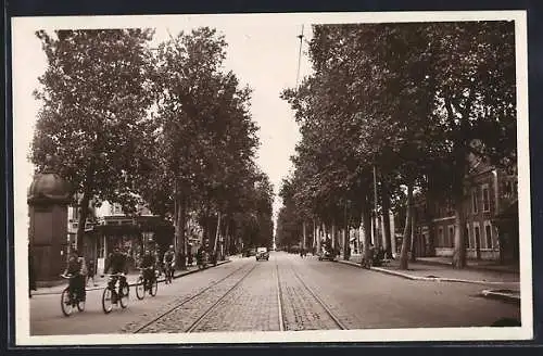 AK Tours, Radfahrer auf der Avenue de Grammont