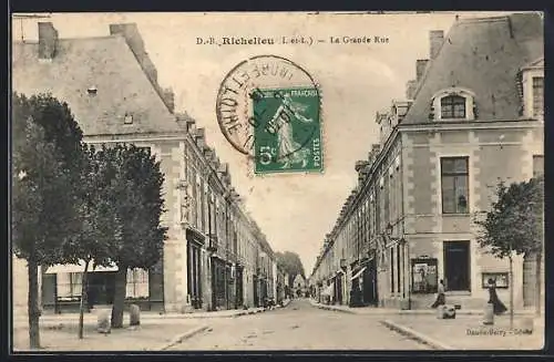 AK Richelieu /I.-et-L., La Grande Rue