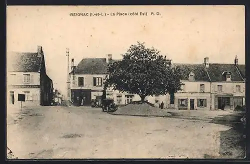 AK Reignac /I.-et-L., La Place, côté Est