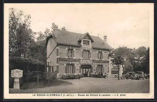 AK La Roche-Clermault, Café Martin, Route de Chinon à Loudon