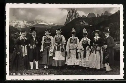 AK Dolomiti, Costumi di Val Gardena