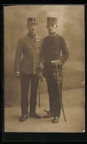 Foto-AK Wilhelm und Josef Heller der k. k. Armee in Uniform, einer mit zwei Orden