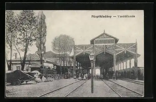 AK Püspökladány, Vasútállomás, Bahnhof von der Gleisseite