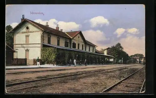 AK Mitrovica, Fahrgäste am Bahnhof