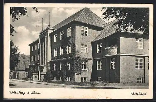 AK Rotenburg i. Hann., Kreishaus mit Strasse